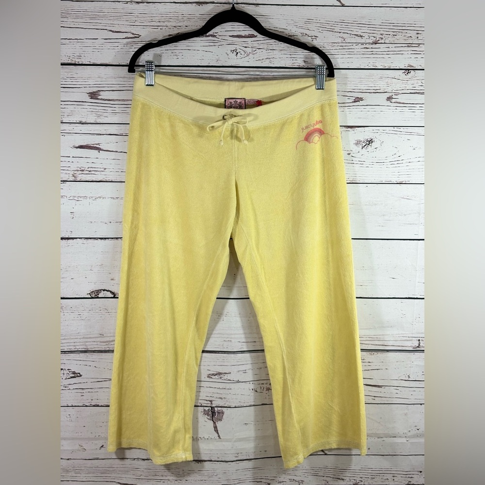 Vintage Juicy Couture Juicy Ultra Track Capris in Size Medium - Picture 3 of 6
